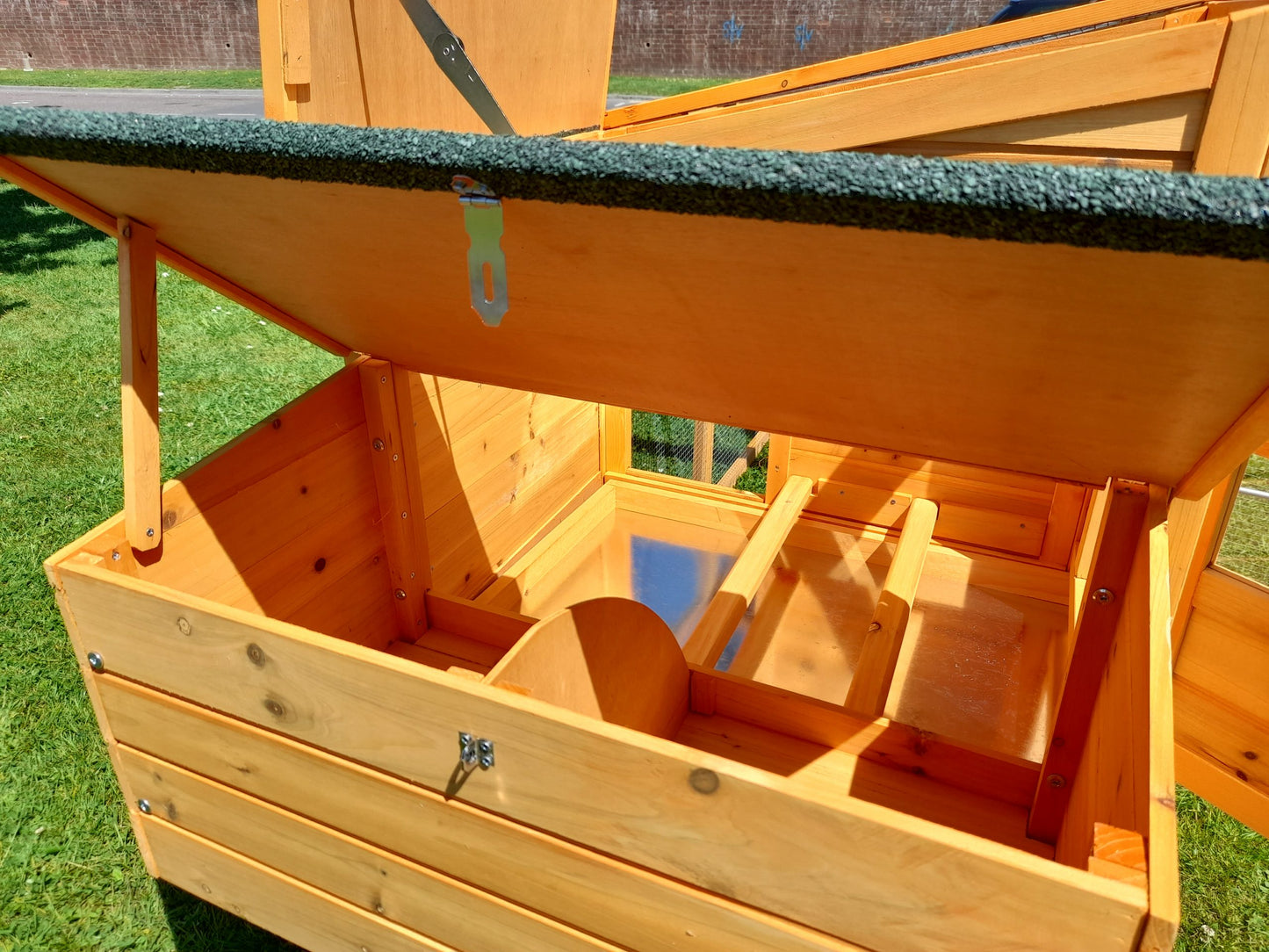 Chicken Coop & Run – 3000WX