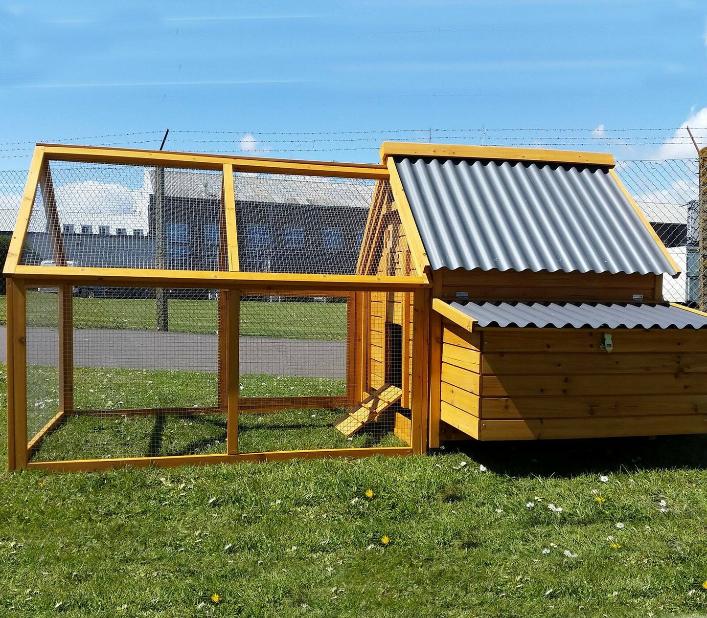 Chicken Coop & Run – ECO 10002N